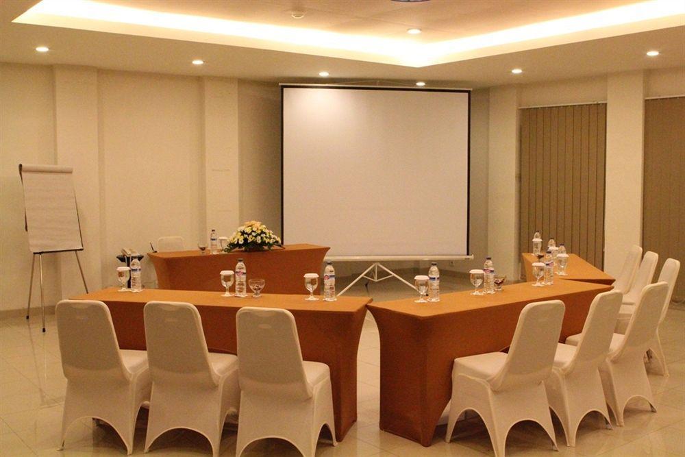 Jentra Dagen Hotel Malioboro Jogjakarta Buitenkant foto